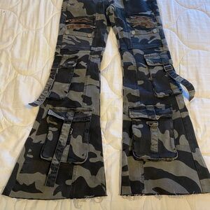 Current Mood x Dolls Kill Camo Cargo Flare Jeans Size Small NWOT